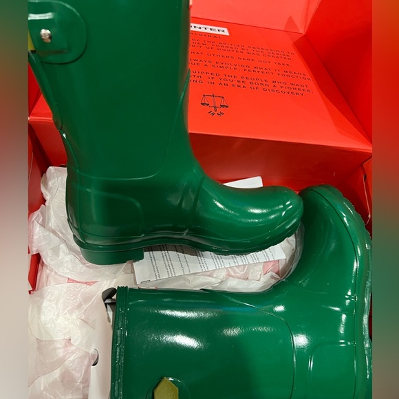 Hunter Shoes - Women’s Green Shiny Rainboots